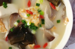 豆腐海带汤,营养丰富的家常养生汤品