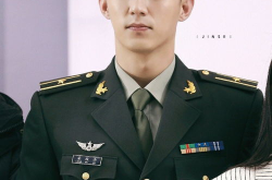 黄景瑜个人资料介绍亲爱的戎装,戎装下的深情演绎，致敬亲爱的战友